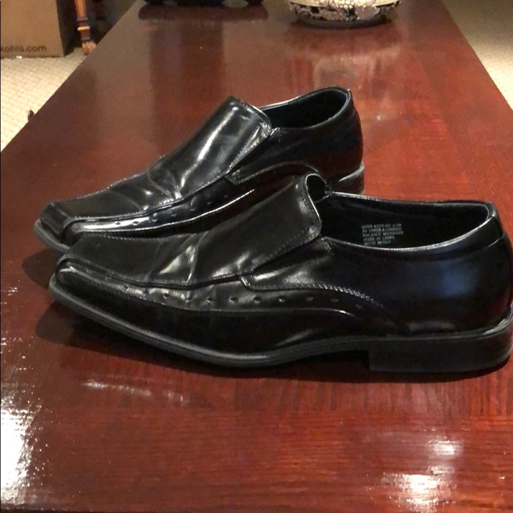Dress shoes